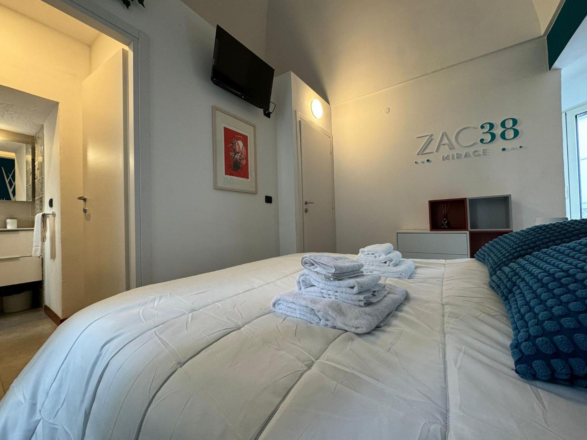 Zac 38 Hotel Полиняно а Маре Екстериор снимка